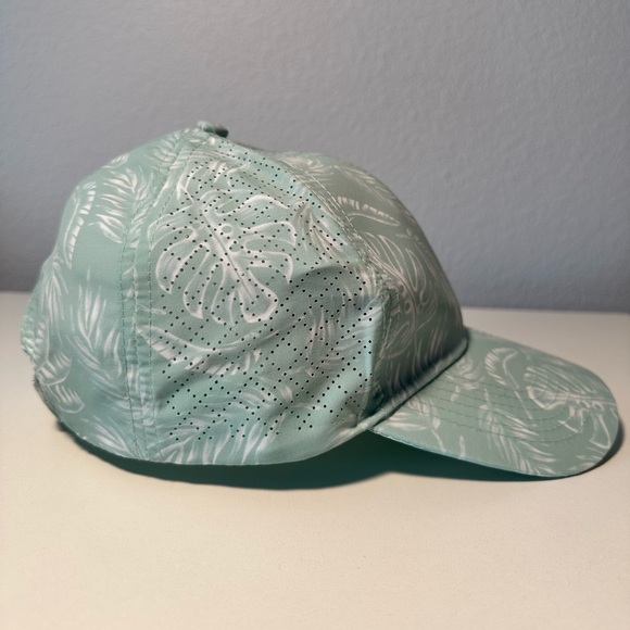 🎁 3 for $15. NWT Hurley Bayshore Low Tide Adjustable Hat OS - Picture 2 of 4